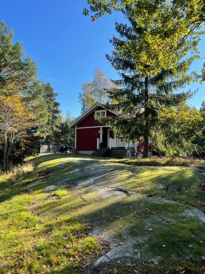 Vila Charmigt Hus Pa Vindoe Stockholm Exteriér fotografie